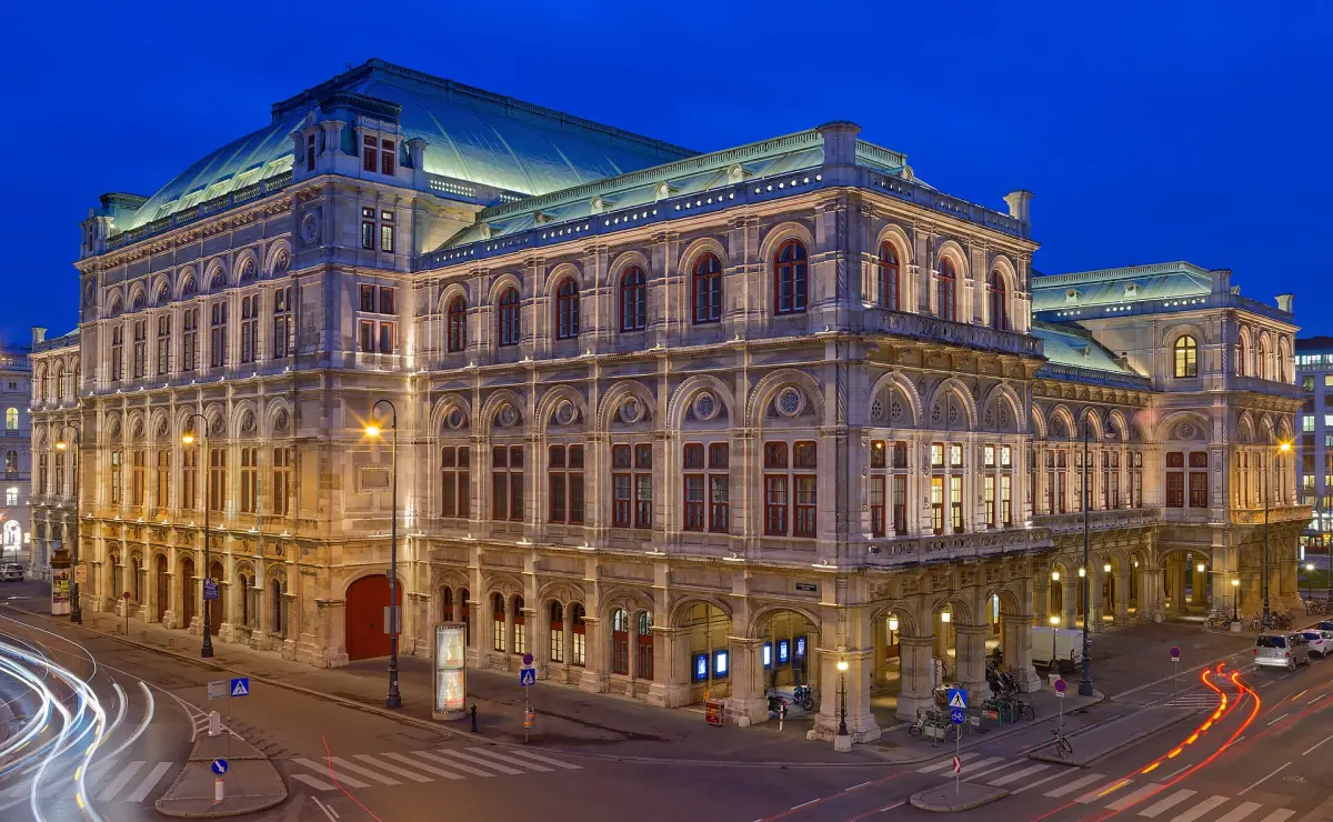 The Vienna State Opera at dusk